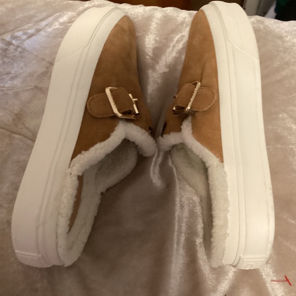 J/SLIDE LEATHER SLIDE WITH FAUX FUR LINING SZ 9 - Picture 6 of 9